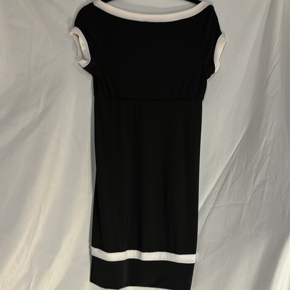 White House Black Market Black with white trim short sleeve dress Sz S - Picture 2 of 7
